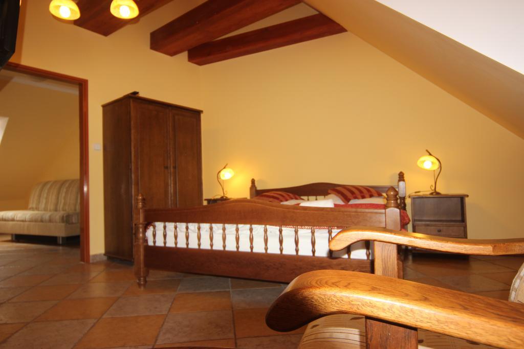Hotel Pelikan Třeboň 外观 照片